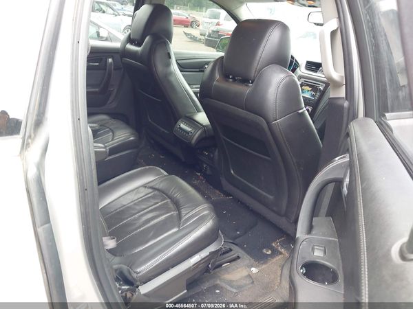 2015 CHEVROLET TRAVERSE LTZ — I8