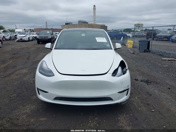 2025 TESLA MODEL Y