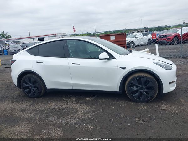 2025 TESLA MODEL Y