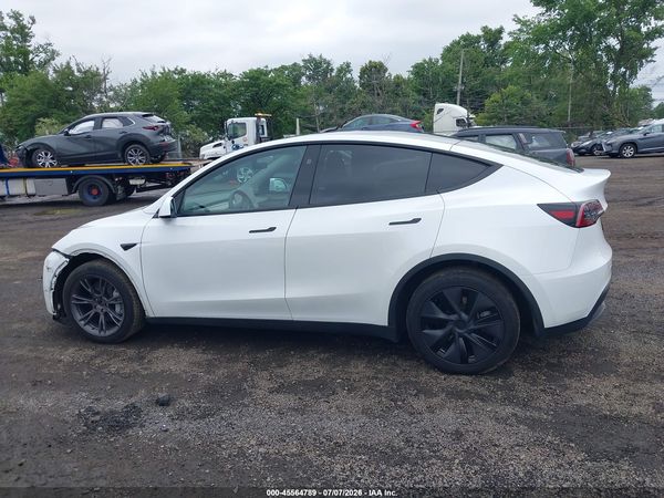 2025 TESLA MODEL Y