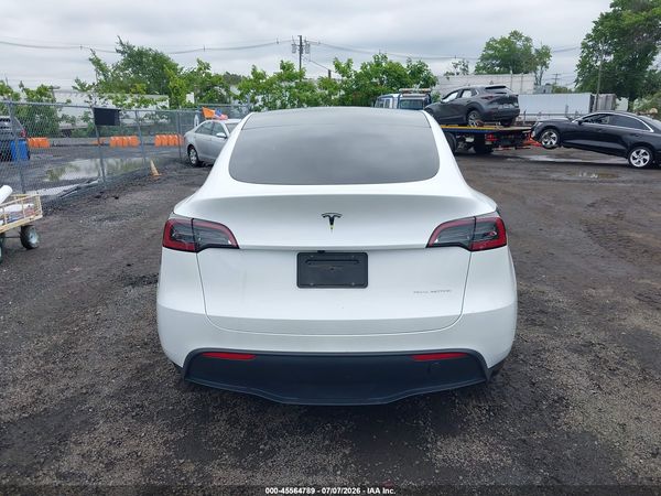 2025 TESLA MODEL Y