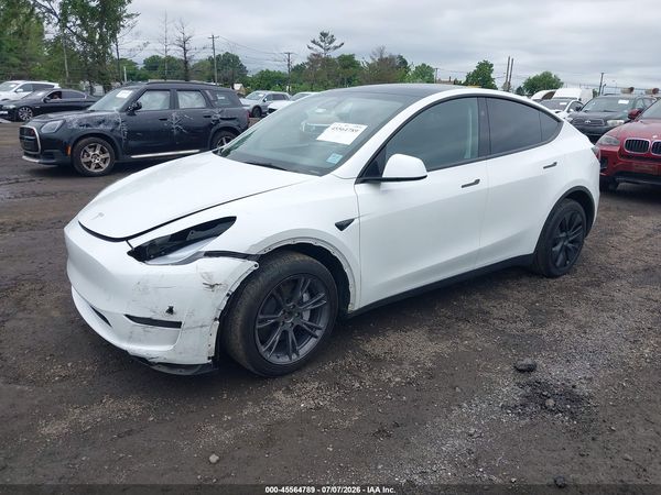 2025 TESLA MODEL Y