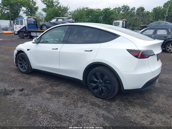 2025 TESLA MODEL Y