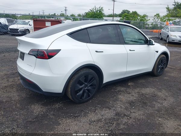 2025 TESLA MODEL Y