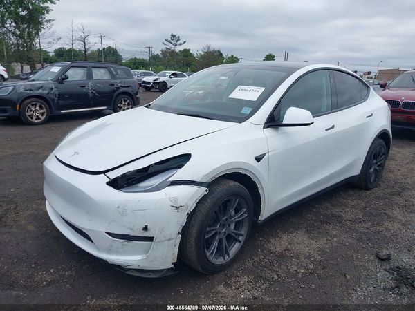 2025 TESLA MODEL Y