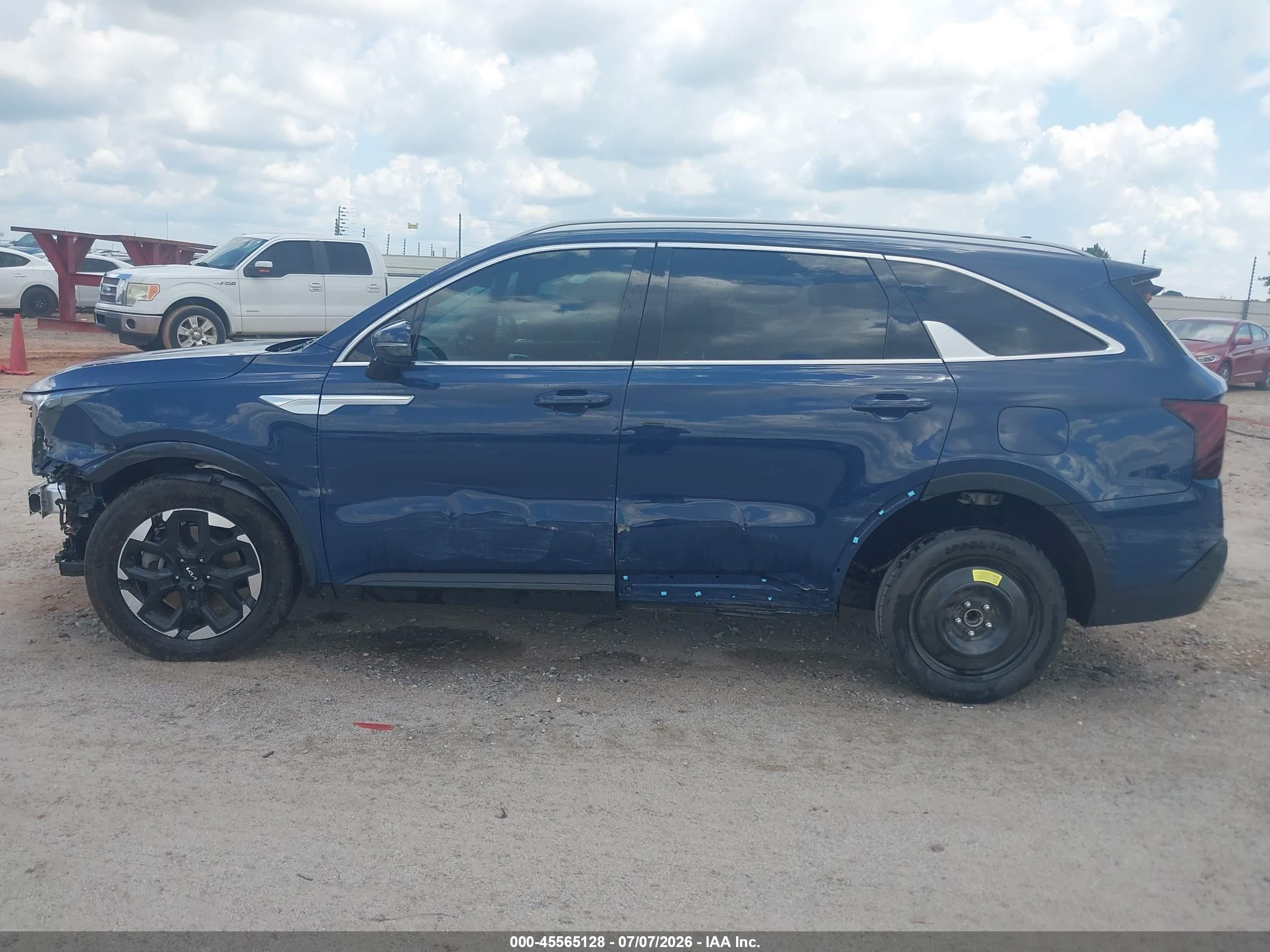 2025 KIA SORENTO S