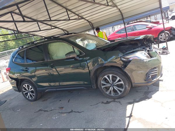 2022 SUBARU FORESTER LIMITED