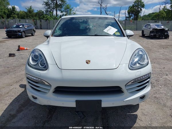 2014 PORSCHE CAYENNE