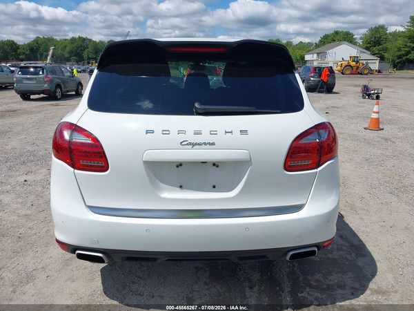 2014 PORSCHE CAYENNE