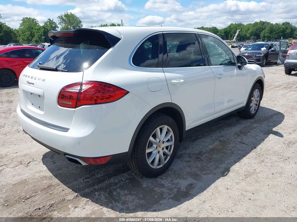 2014 PORSCHE CAYENNE