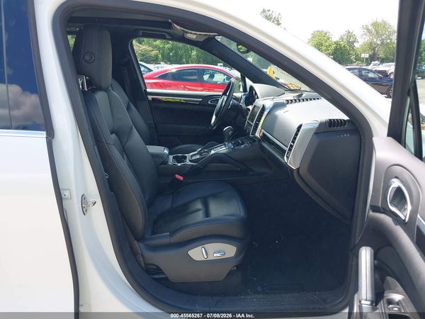 2014 PORSCHE CAYENNE