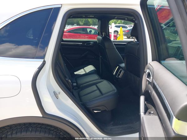 2014 PORSCHE CAYENNE