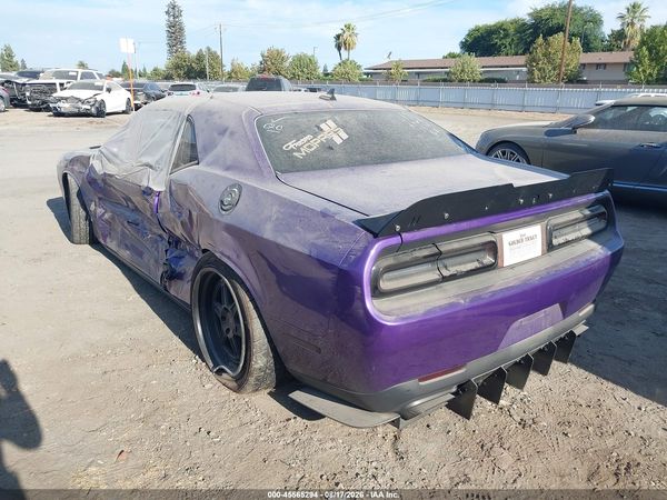 2016 DODGE CHALLENGER SRT HELLCAT
