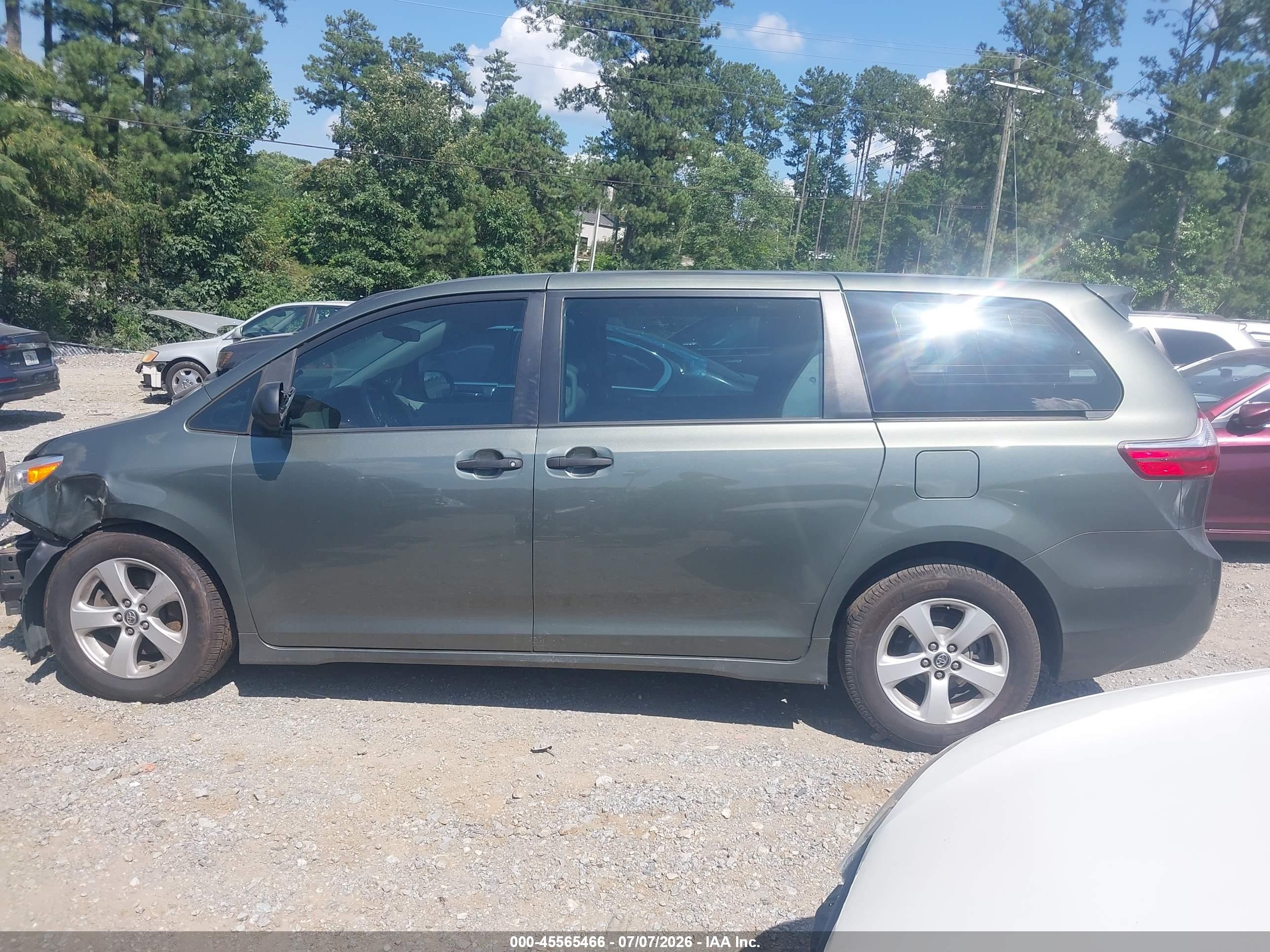 2018 TOYOTA SIENNA L 7 PASSENGER