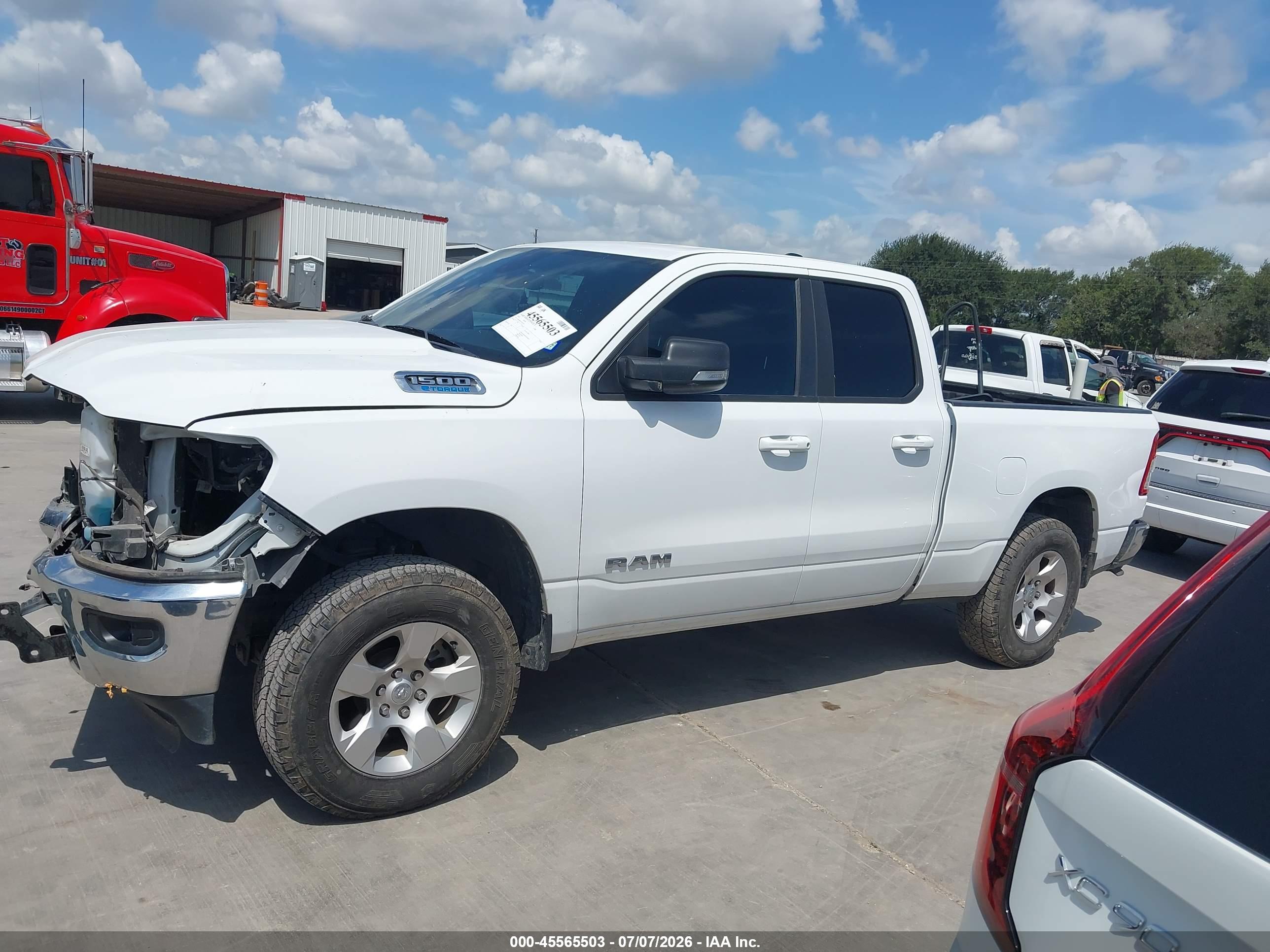 2022 RAM 1500 BIG HORN  4X4 6'4 BOX