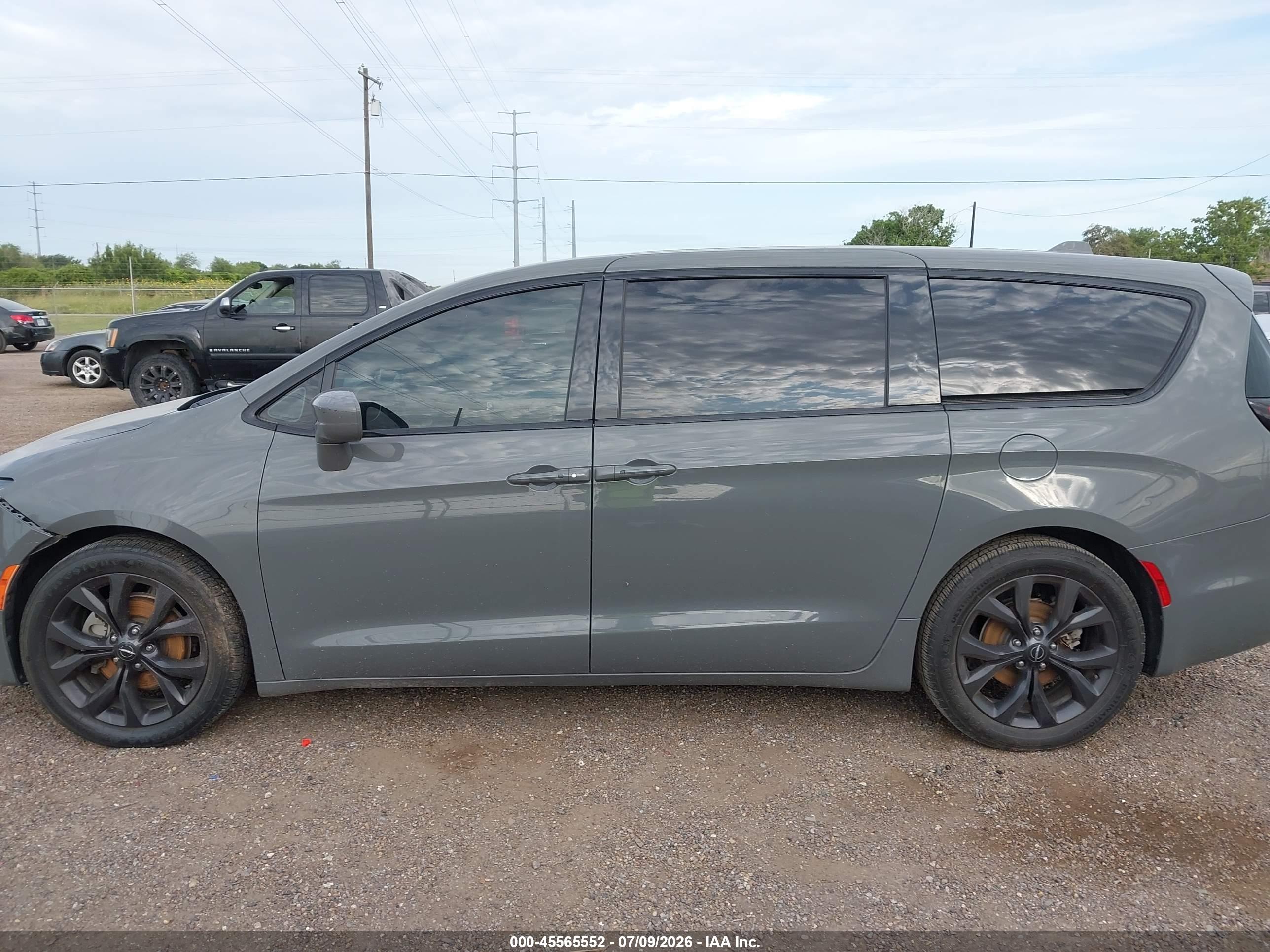 2020 CHRYSLER PACIFICA TOURING