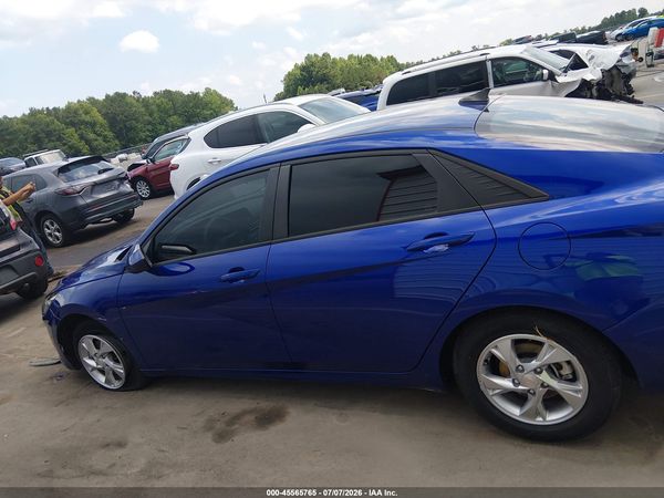 2022 HYUNDAI ELANTRA SE