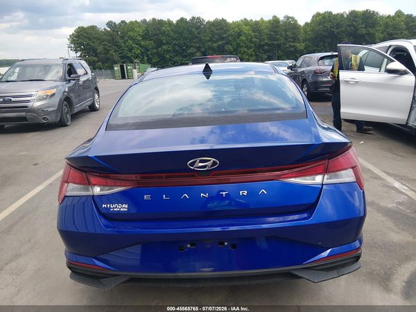 2022 HYUNDAI ELANTRA SE