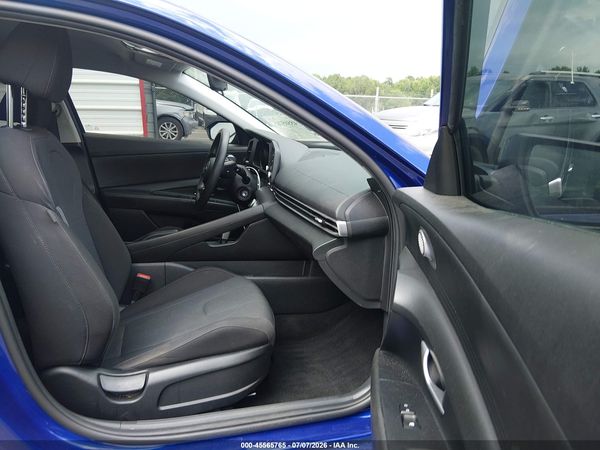 2022 HYUNDAI ELANTRA SE