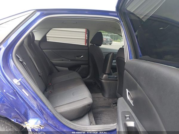 2022 HYUNDAI ELANTRA SE