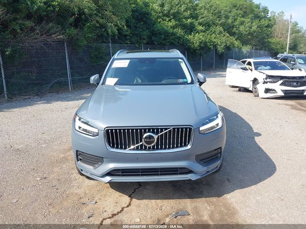 2022 VOLVO XC90 T6 MOMENTUM 7 PASSENGER