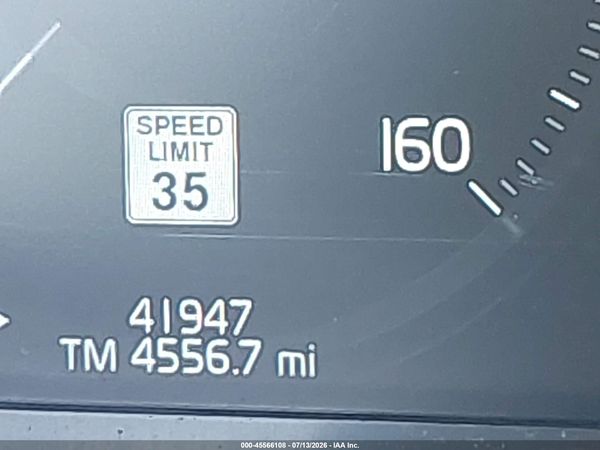 2022 VOLVO XC90 T6 MOMENTUM 7 PASSENGER