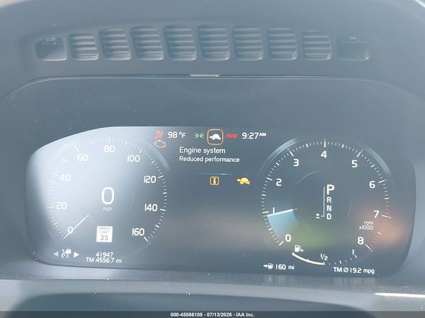 2022 VOLVO XC90 T6 MOMENTUM 7 PASSENGER