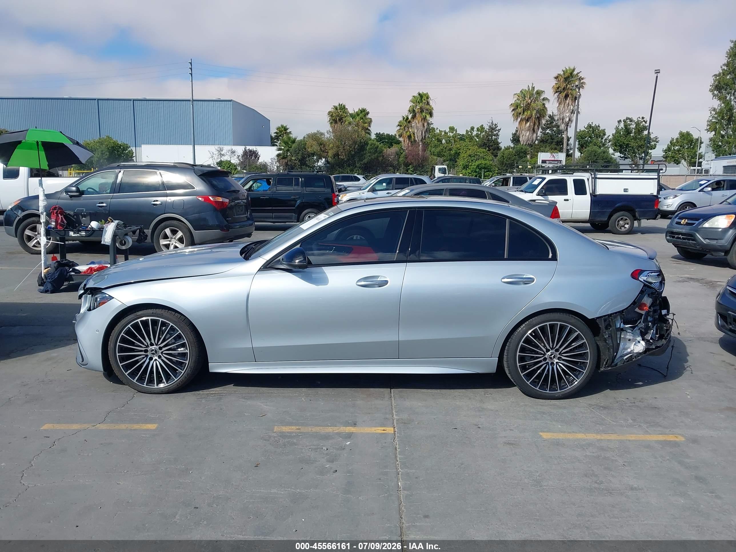 2024 MERCEDES-BENZ C 300