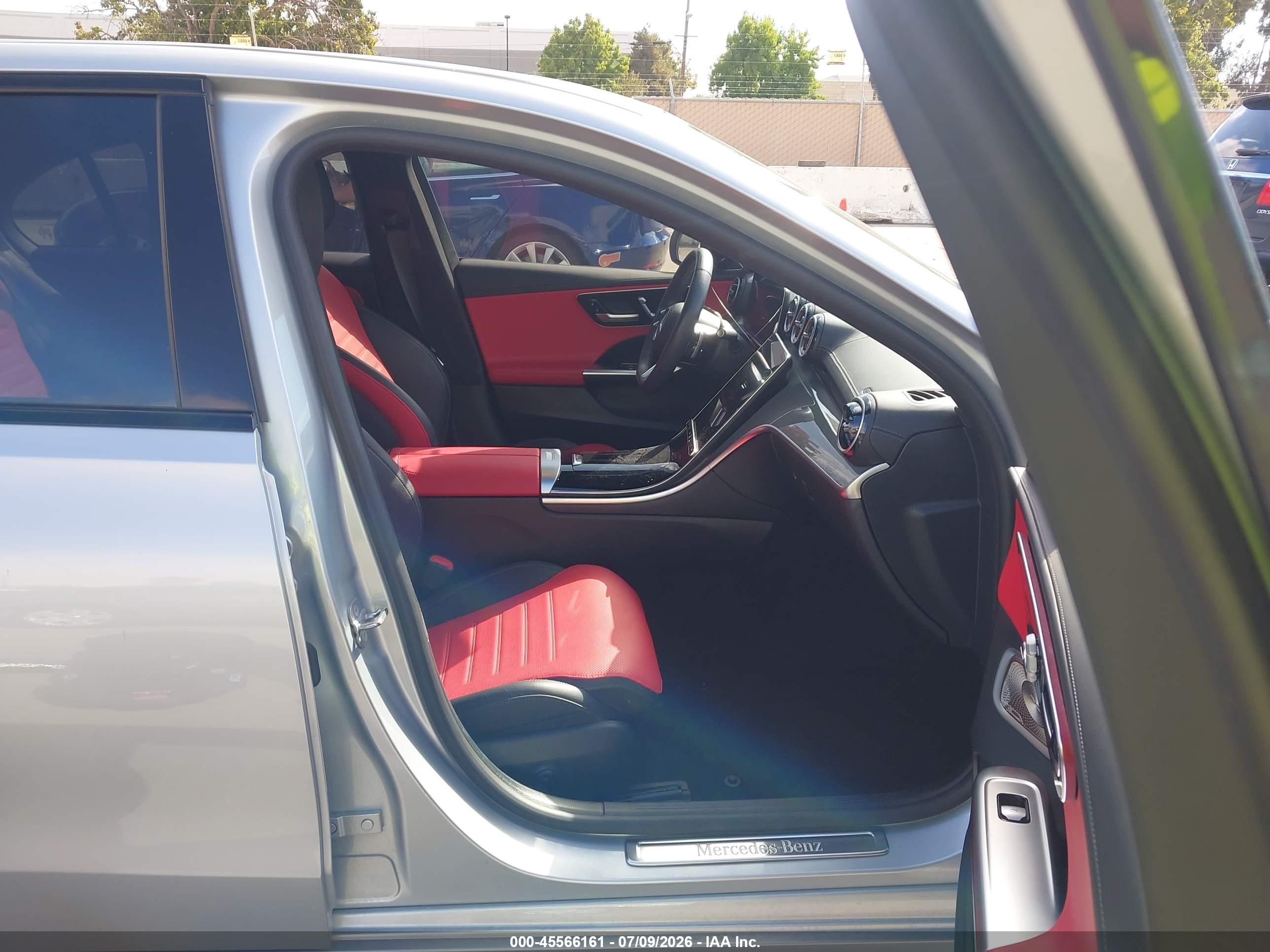 2024 MERCEDES-BENZ C 300