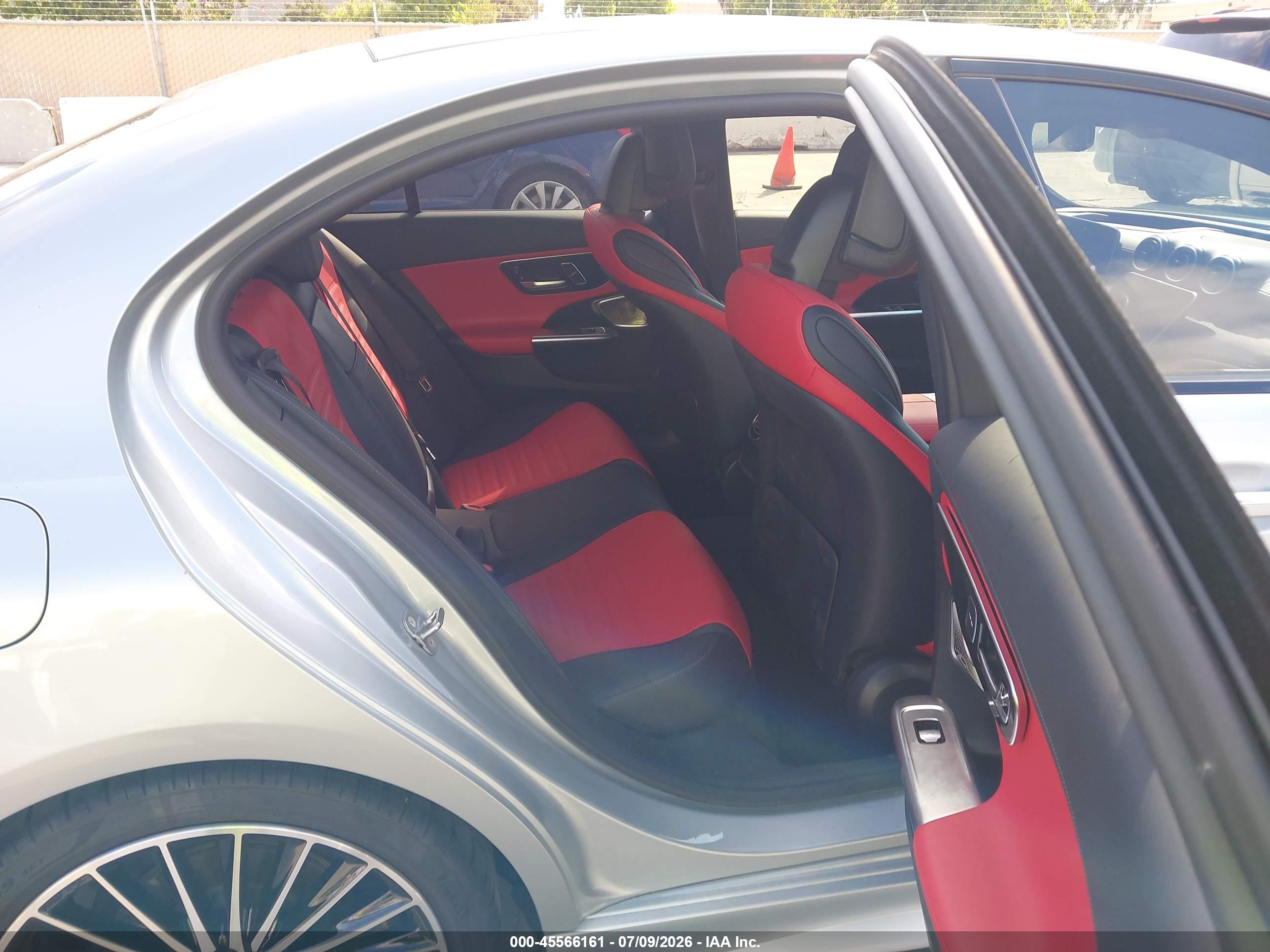 2024 MERCEDES-BENZ C 300