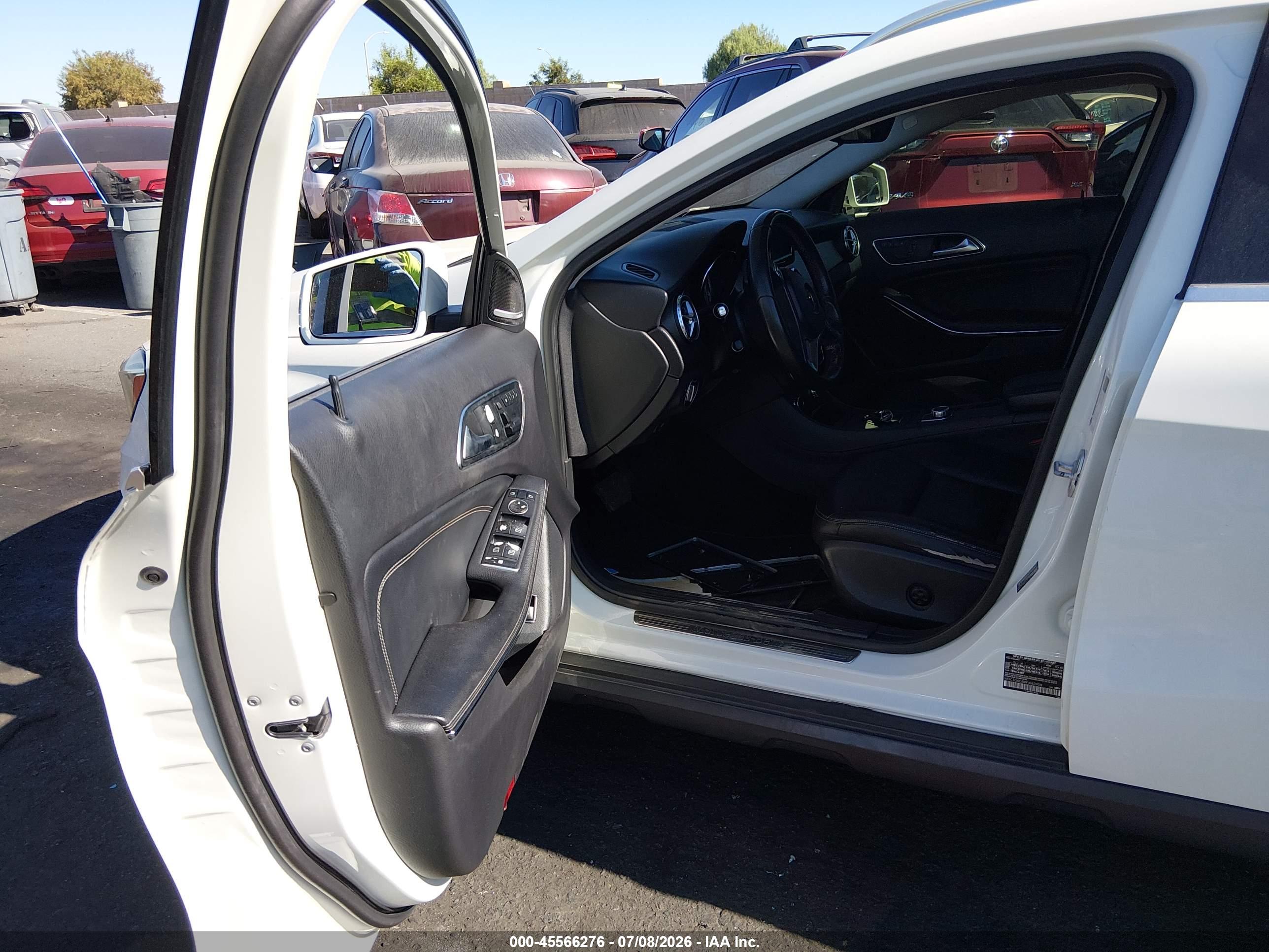 2015 MERCEDES-BENZ GLA 250 4MATIC