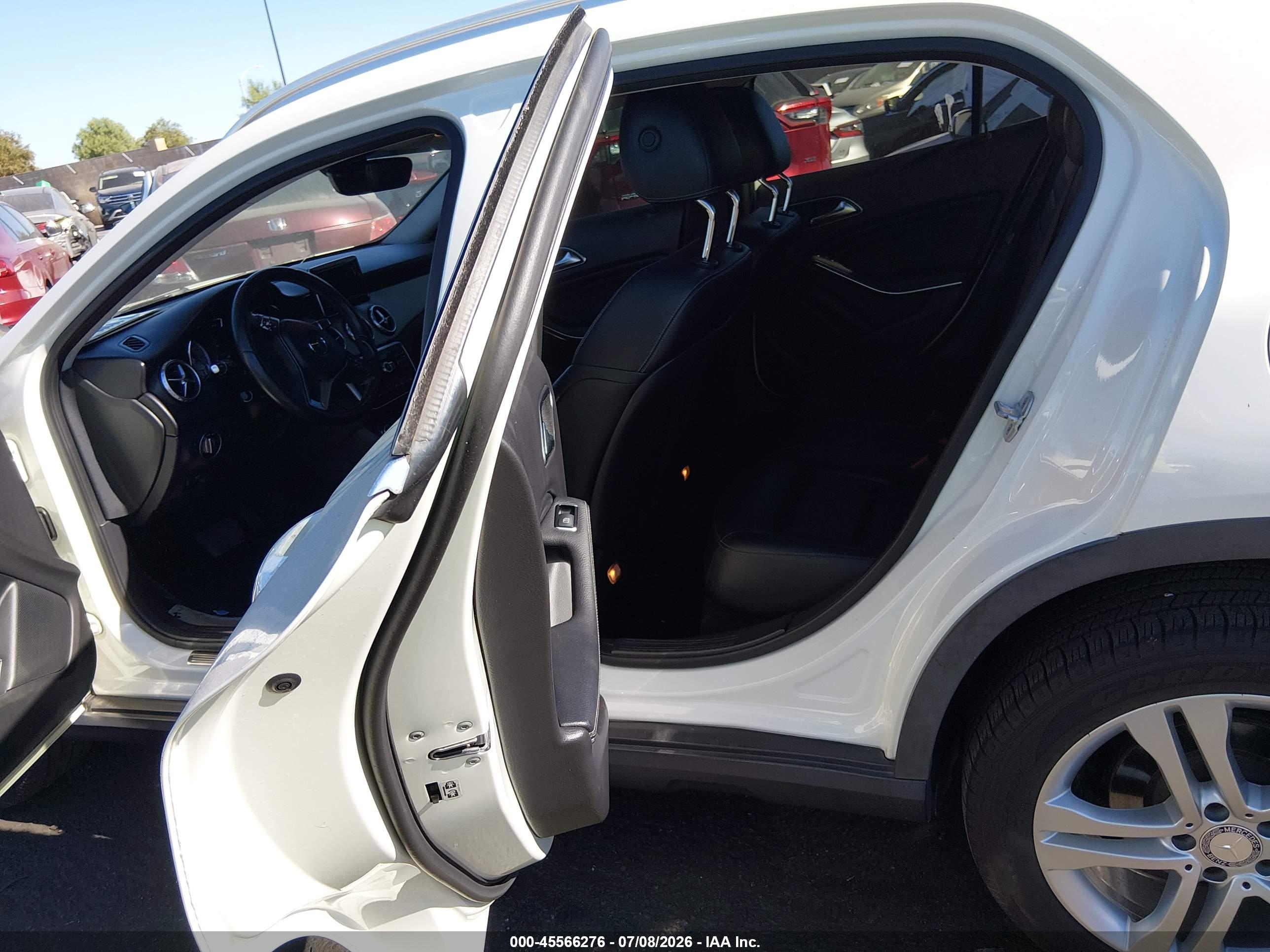 2015 MERCEDES-BENZ GLA 250 4MATIC