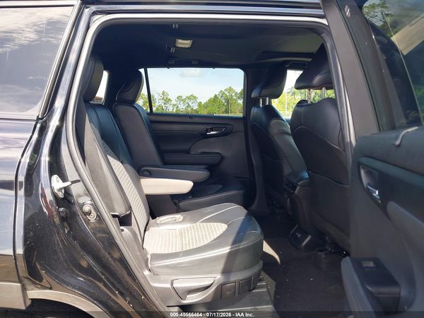 2023 TOYOTA HIGHLANDER XSE