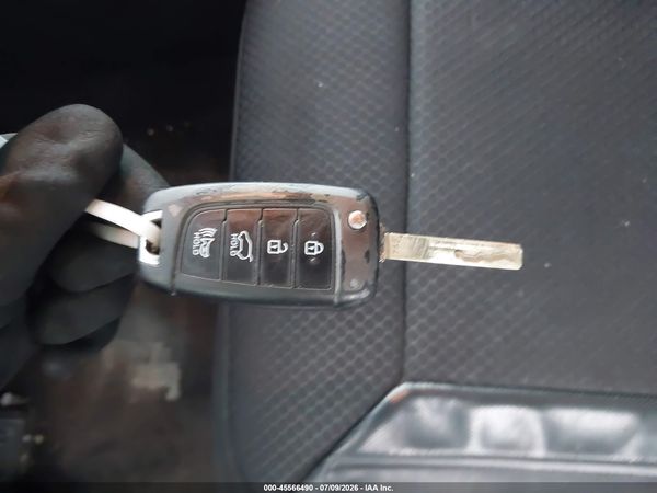 2019 HYUNDAI SANTA FE SE