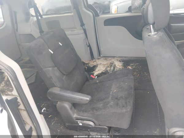 2013 DODGE GRAND CARAVAN SE — I8