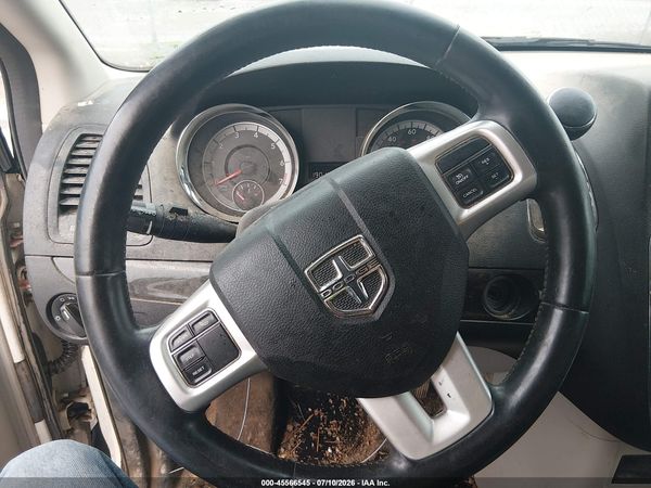 2013 DODGE GRAND CARAVAN SE — I153