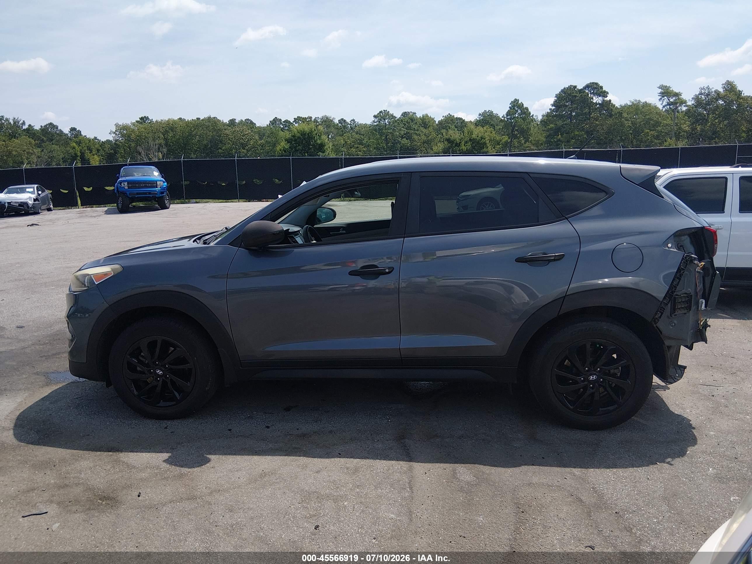 2018 HYUNDAI TUCSON SE