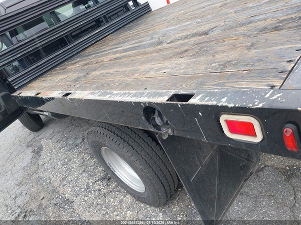 2017 RAM 3500 CHASSIS TRADESMAN/SLT