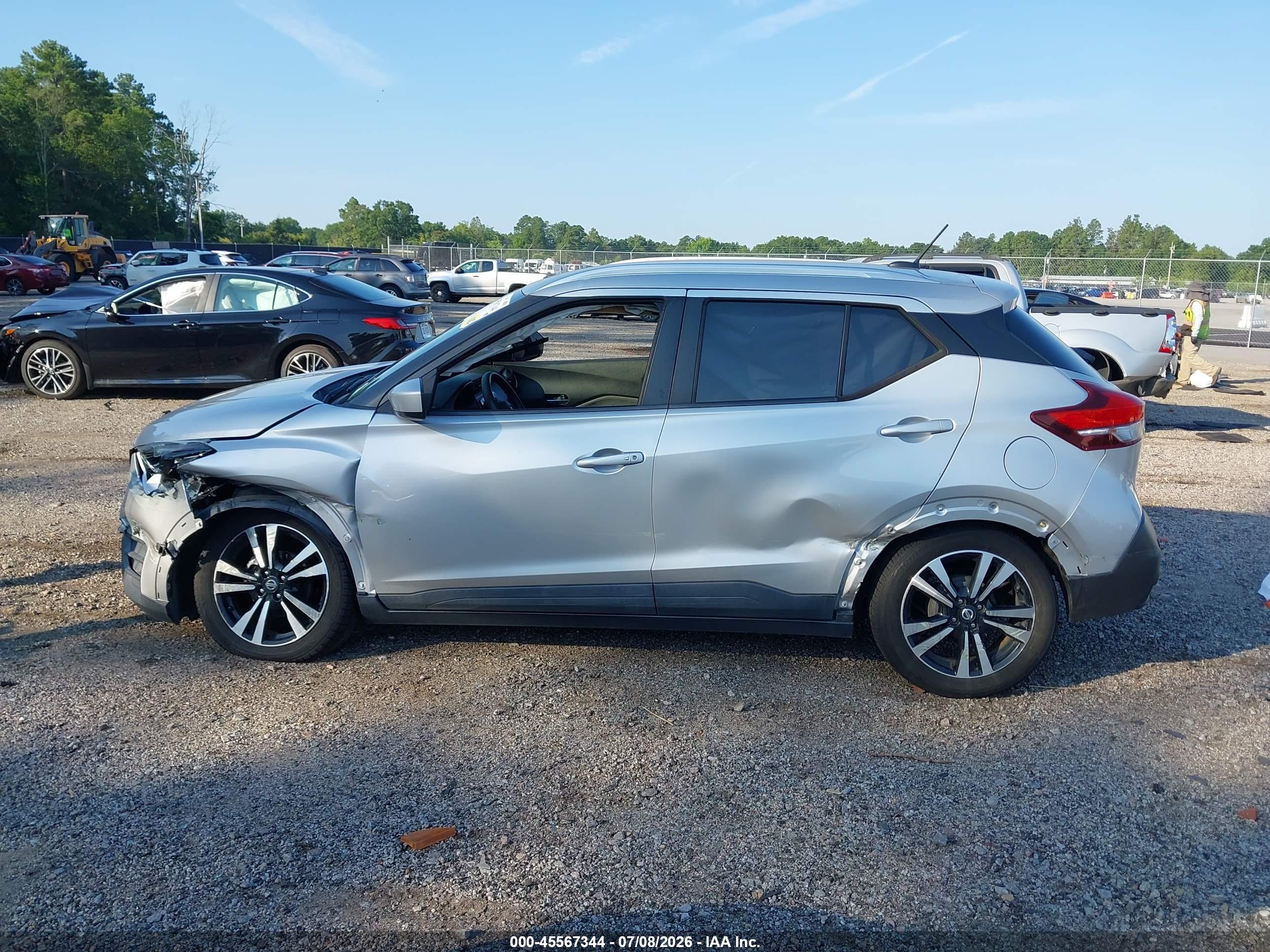2020 NISSAN KICKS SV XTRONIC CVT