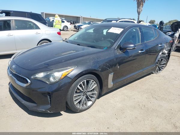 2019 KIA STINGER Base
