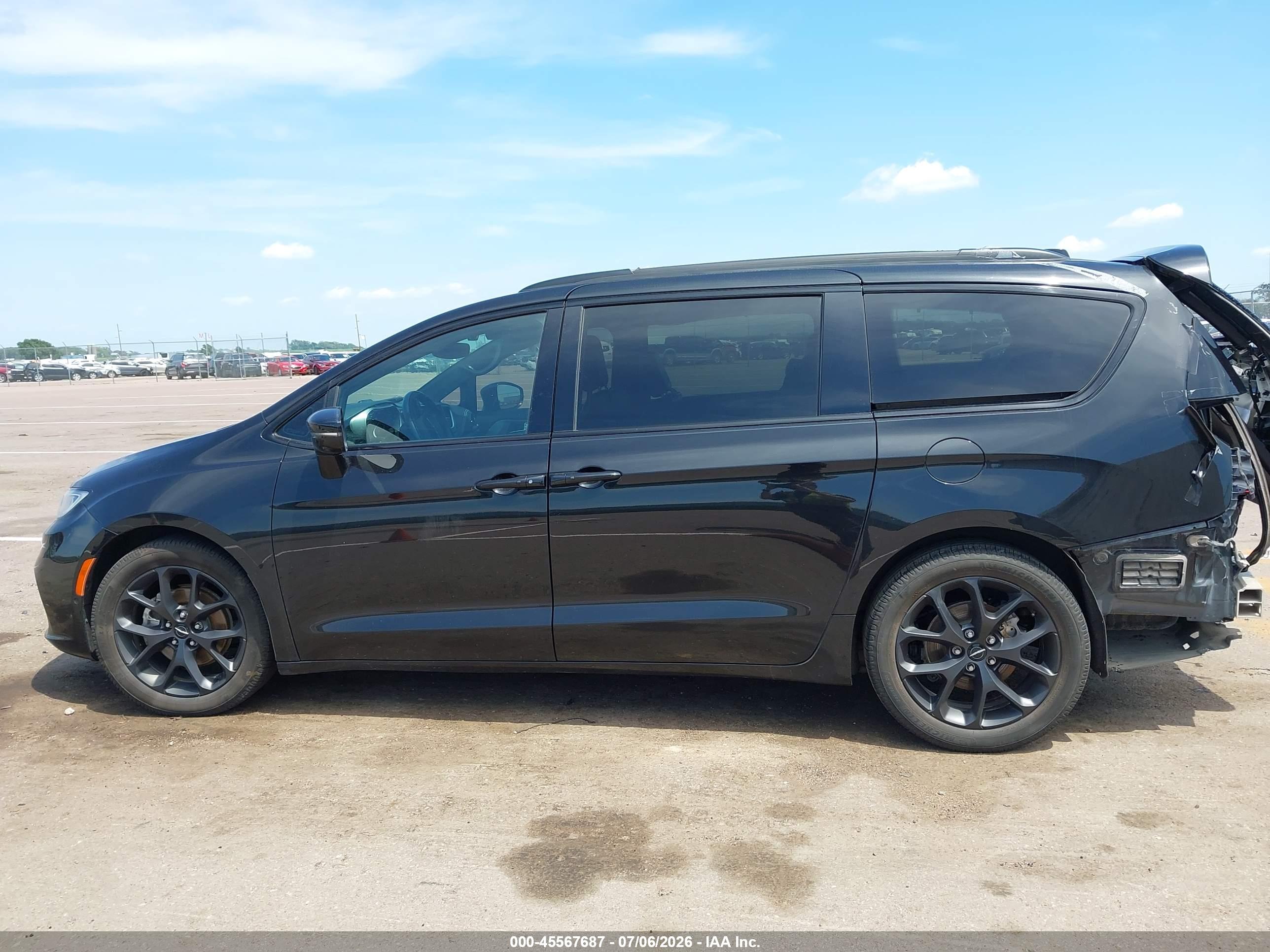 2022 CHRYSLER PACIFICA LIMITED
