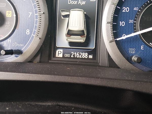2017 TOYOTA SIENNA XLE PREMIUM 8 PASSENGER — I118