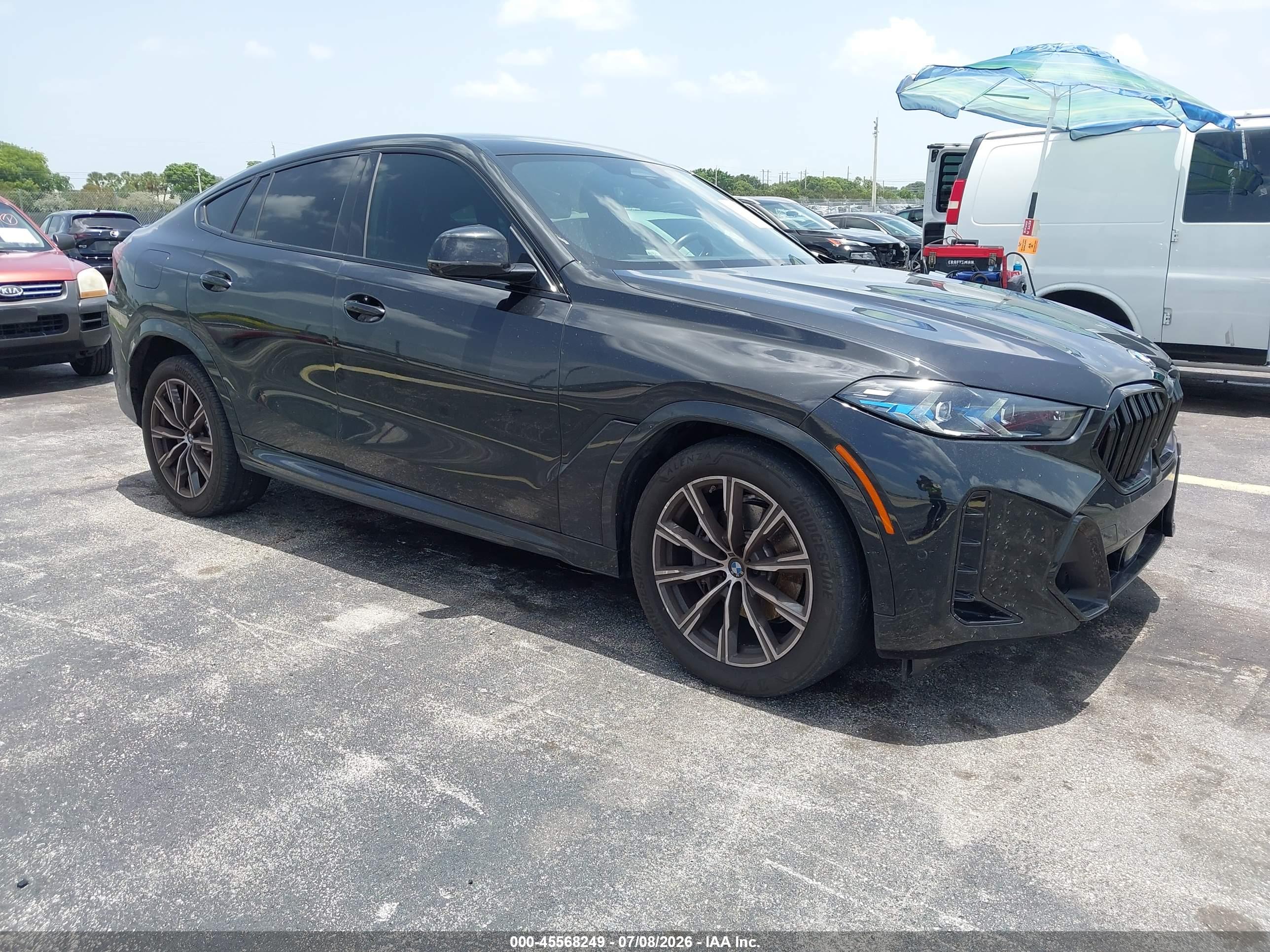 2025 BMW X6 XDRIVE40I