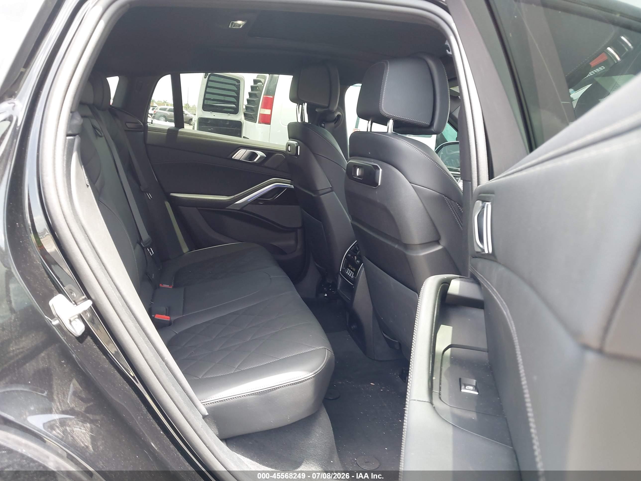 2025 BMW X6 XDRIVE40I