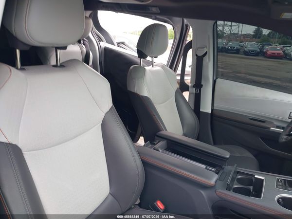 2022 TOYOTA SIENNA XSE