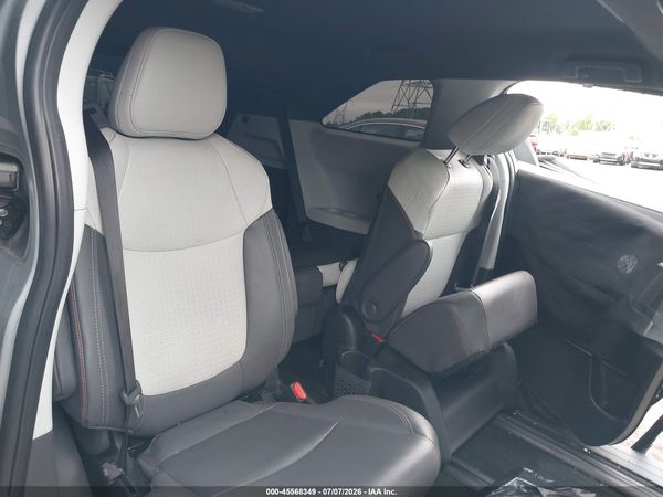 2022 TOYOTA SIENNA XSE