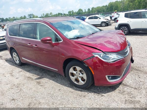 2017 CHRYSLER PACIFICA TOURING-L PLUS — I1
