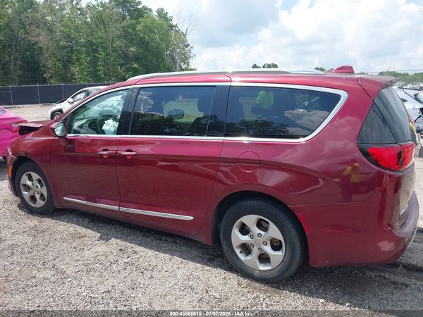 2017 CHRYSLER PACIFICA TOURING-L PLUS — I3