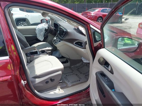 2017 CHRYSLER PACIFICA TOURING-L PLUS — I5