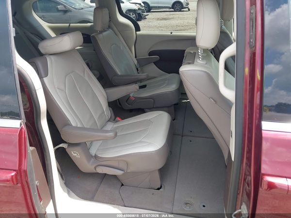 2017 CHRYSLER PACIFICA TOURING-L PLUS — I8